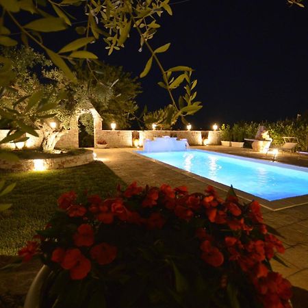 Trulli Petra Chiara Bed and Breakfast Locorotondo Buitenkant foto