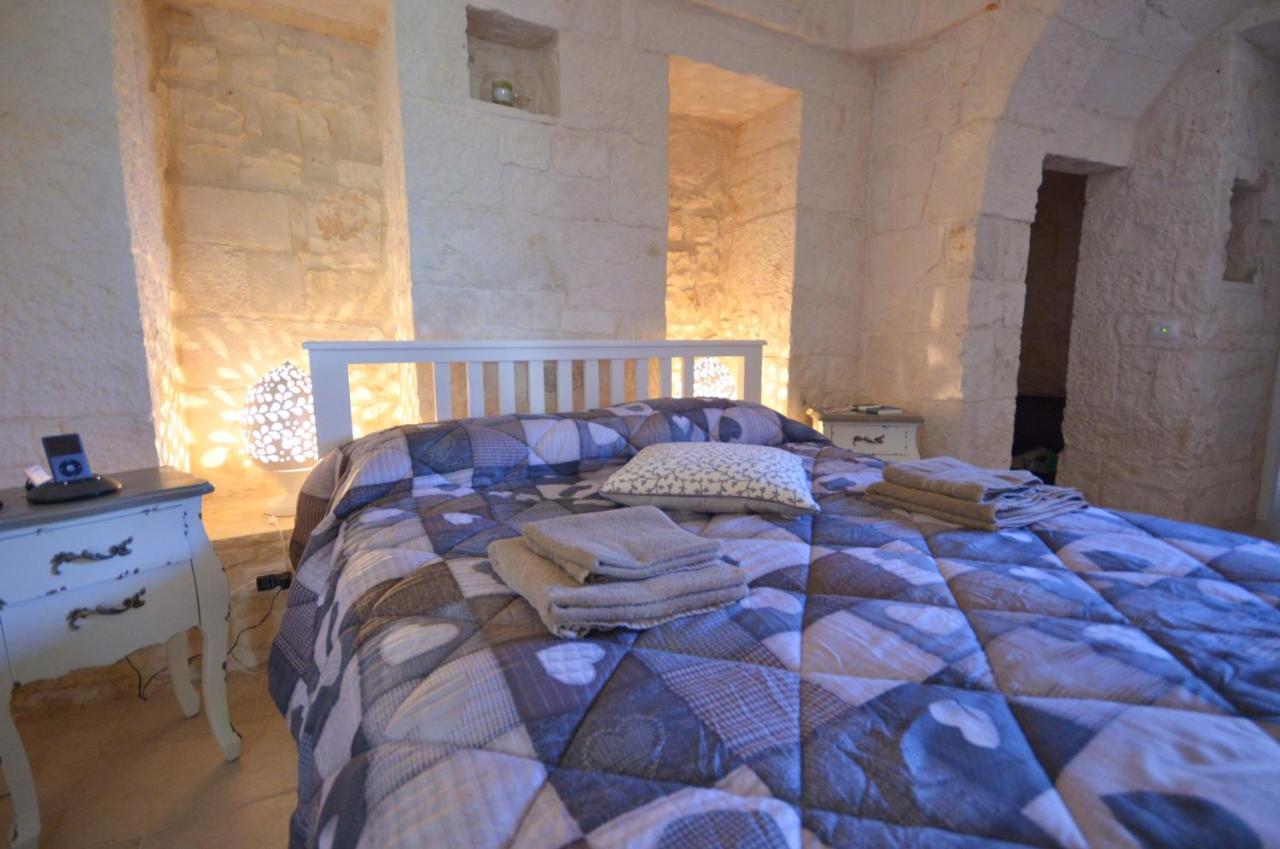 Trulli Petra Chiara Bed and Breakfast Locorotondo Buitenkant foto