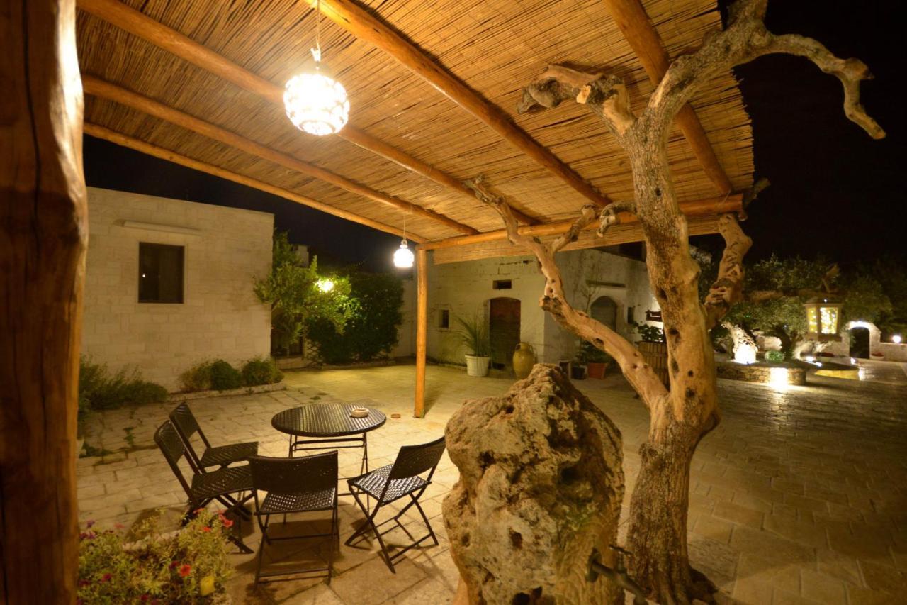 Trulli Petra Chiara Bed and Breakfast Locorotondo Buitenkant foto