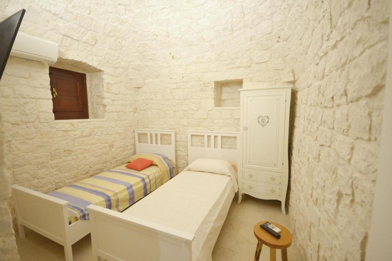 Trulli Petra Chiara Bed and Breakfast Locorotondo Buitenkant foto