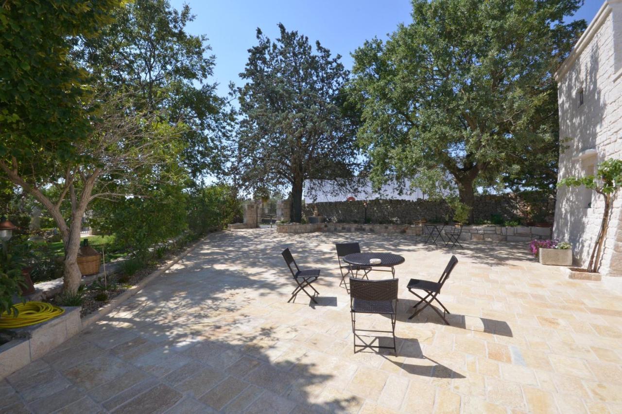 Trulli Petra Chiara Bed and Breakfast Locorotondo Buitenkant foto
