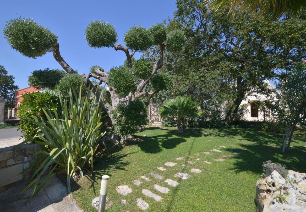 Trulli Petra Chiara Bed and Breakfast Locorotondo Buitenkant foto
