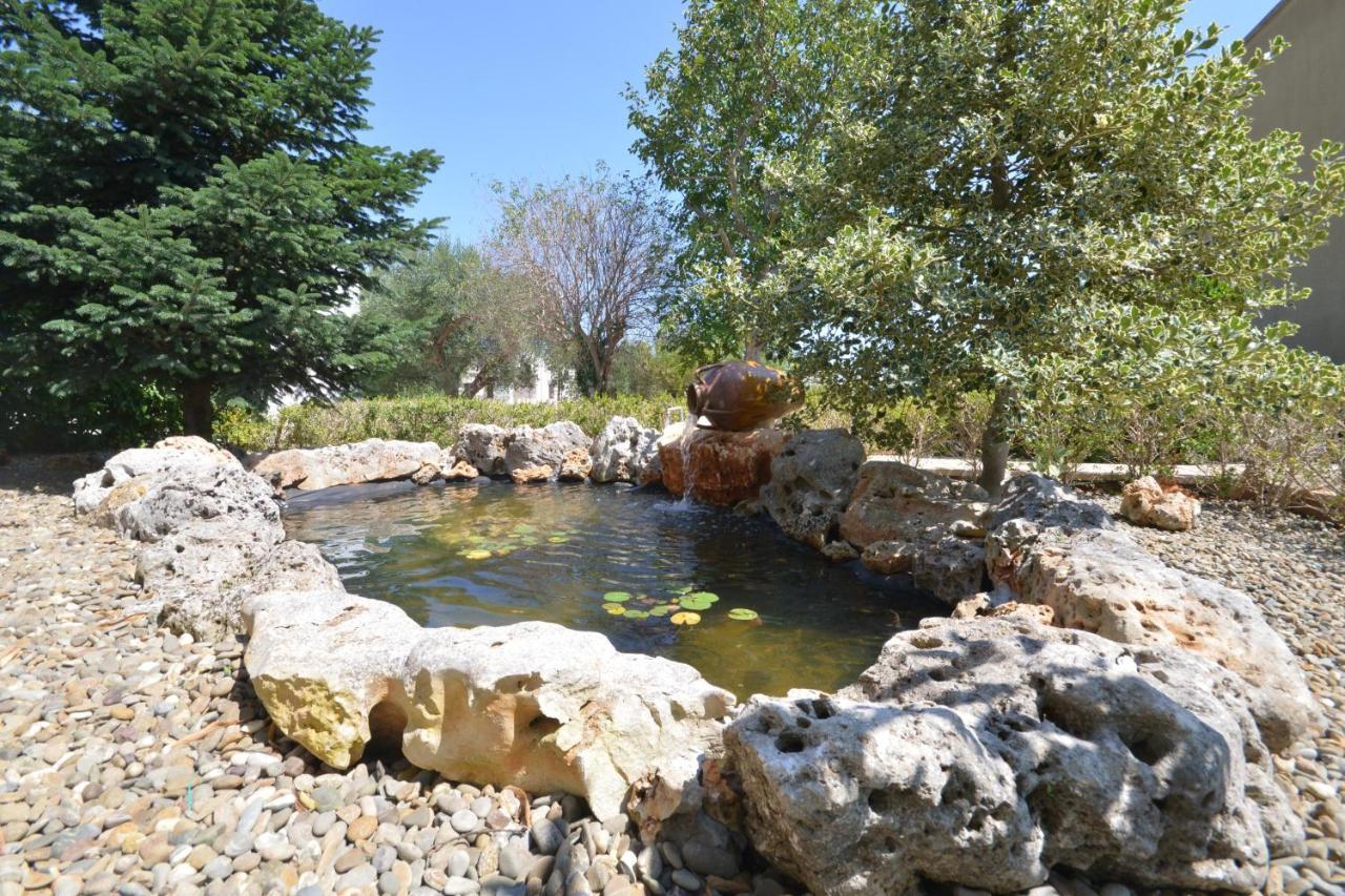 Trulli Petra Chiara Bed and Breakfast Locorotondo Buitenkant foto