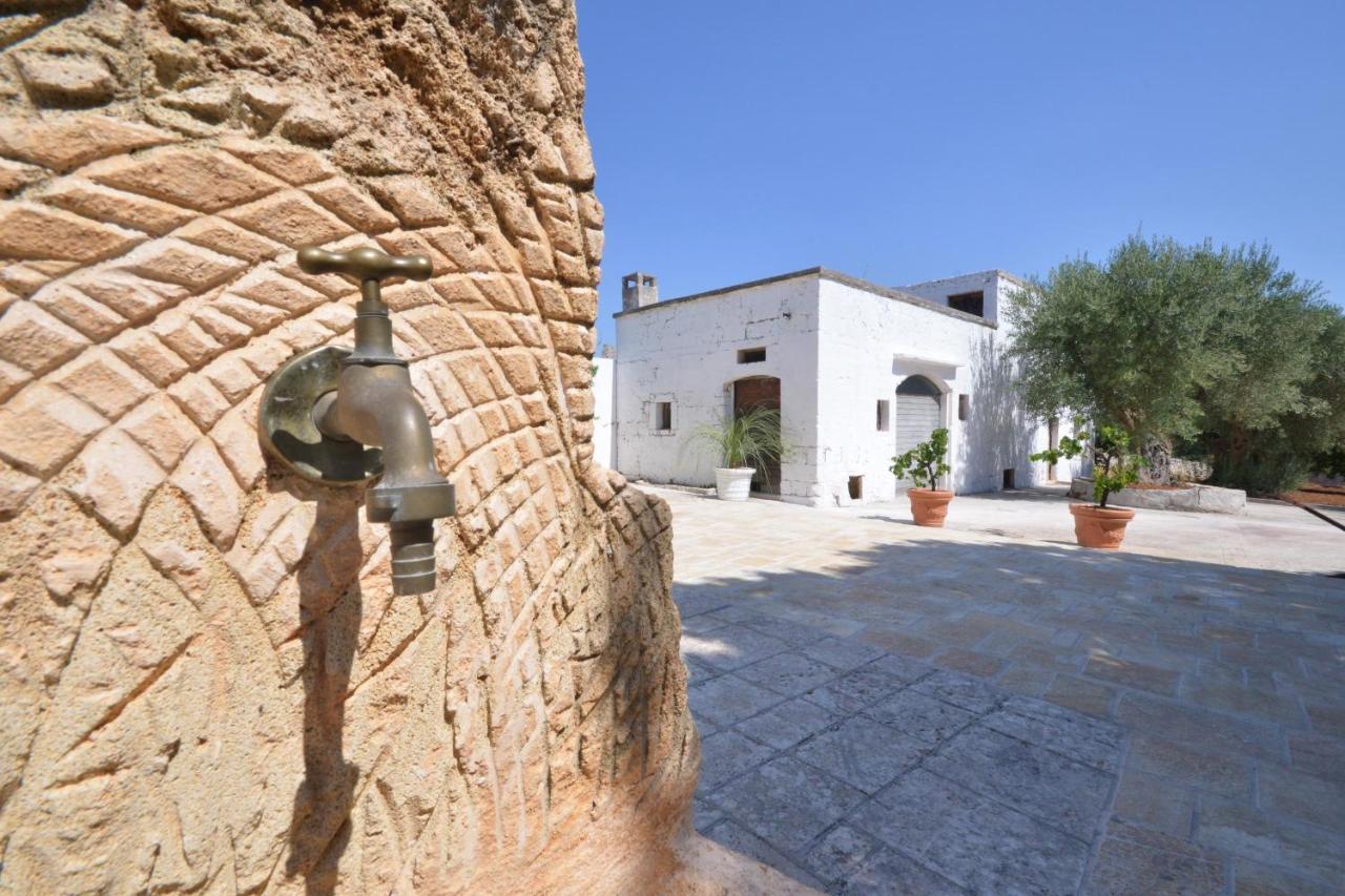 Trulli Petra Chiara Bed and Breakfast Locorotondo Buitenkant foto