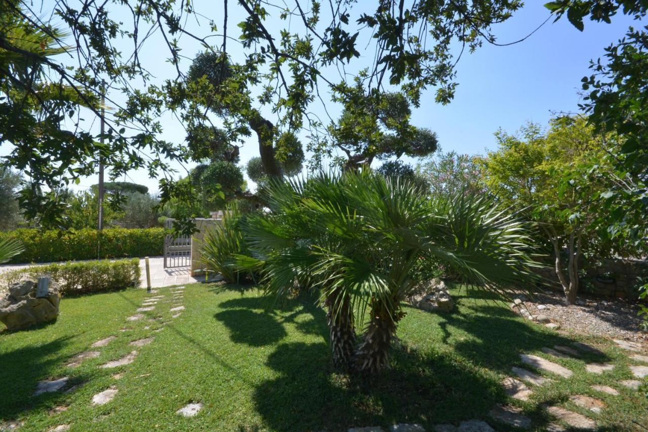Trulli Petra Chiara Bed and Breakfast Locorotondo Buitenkant foto