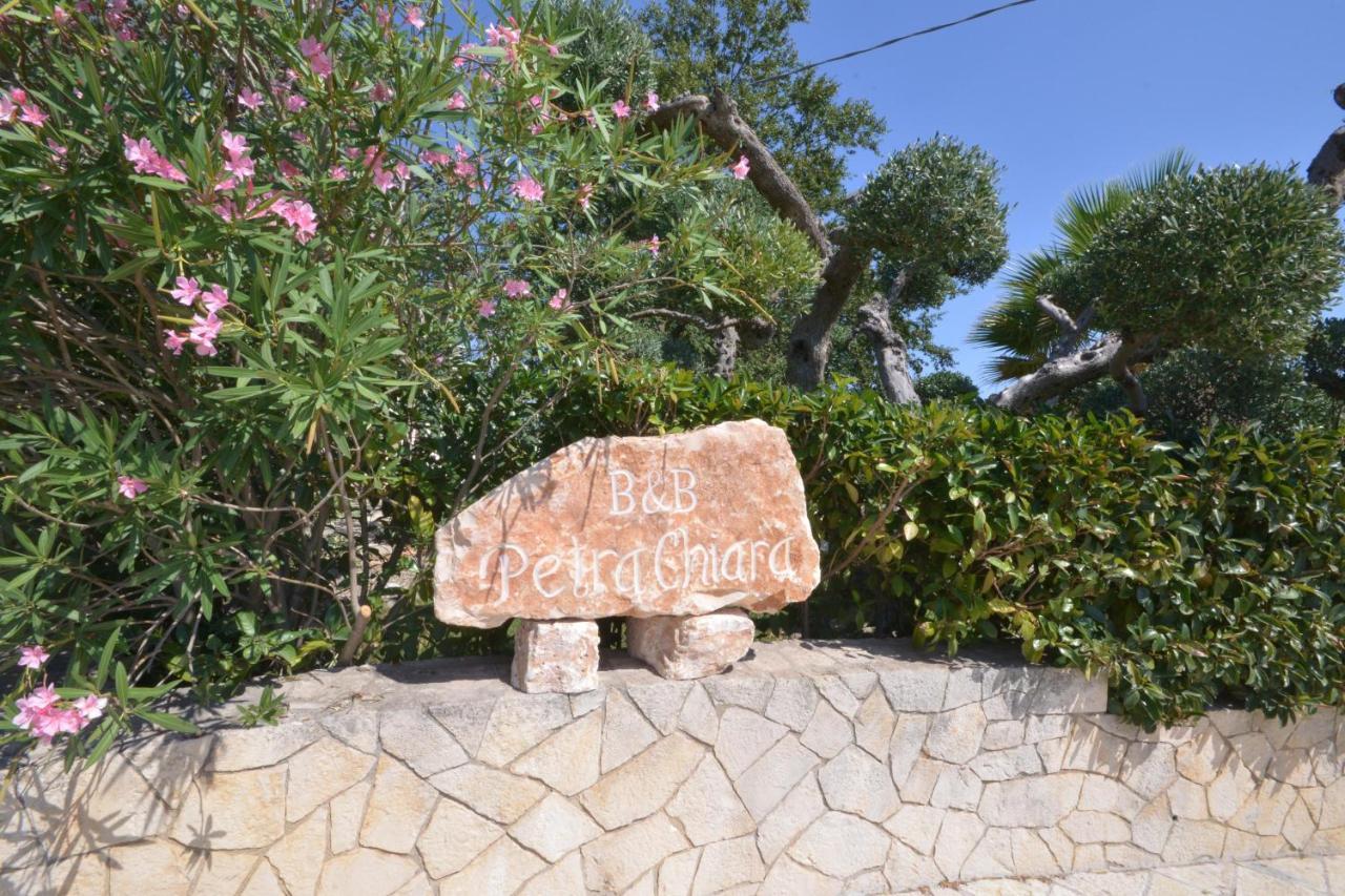 Trulli Petra Chiara Bed and Breakfast Locorotondo Buitenkant foto