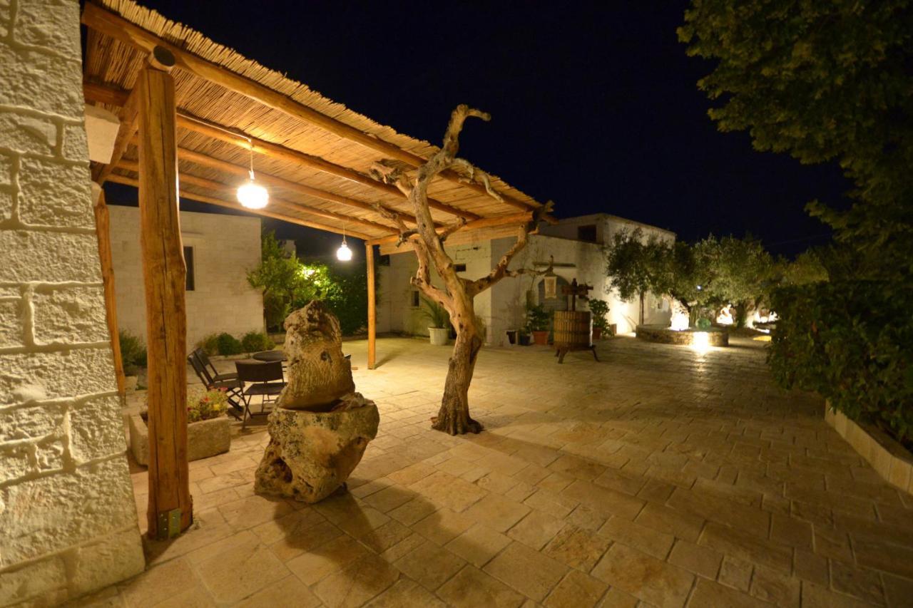 Trulli Petra Chiara Bed and Breakfast Locorotondo Buitenkant foto