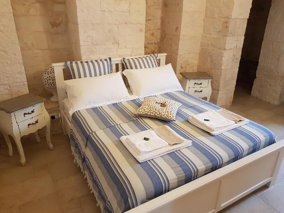 Trulli Petra Chiara Bed and Breakfast Locorotondo Buitenkant foto