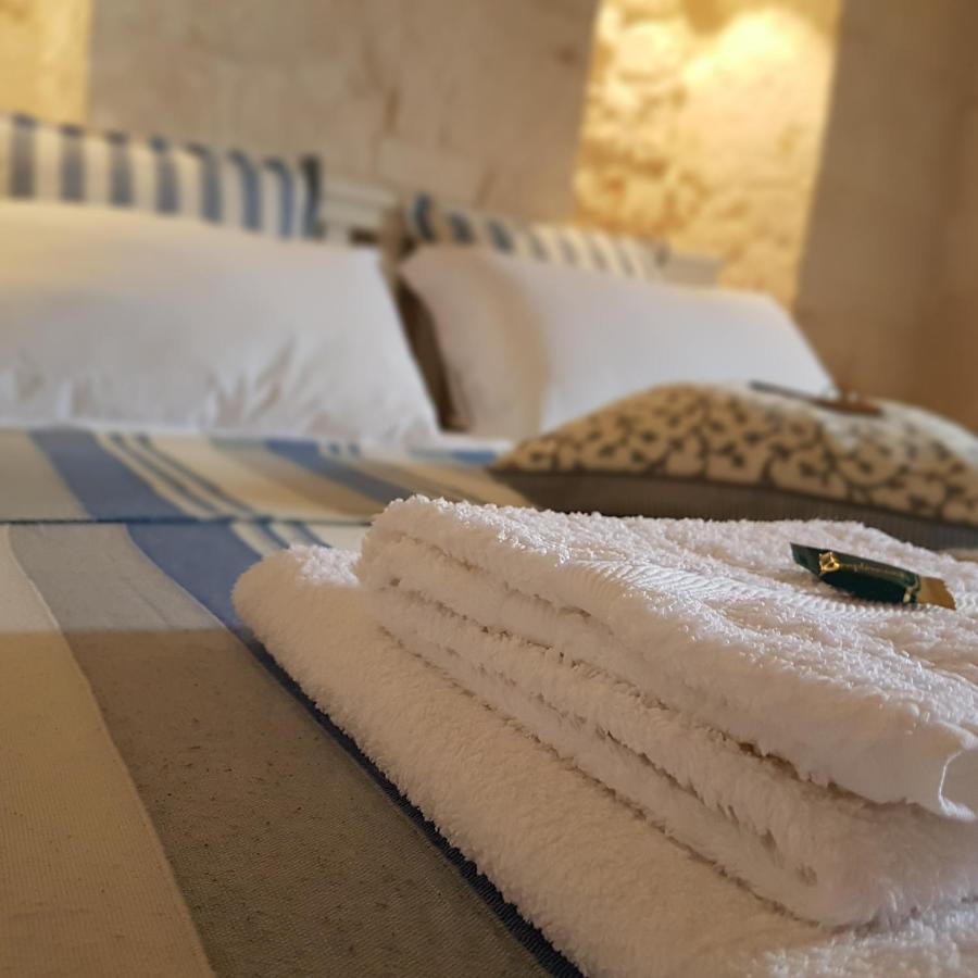 Trulli Petra Chiara Bed and Breakfast Locorotondo Buitenkant foto